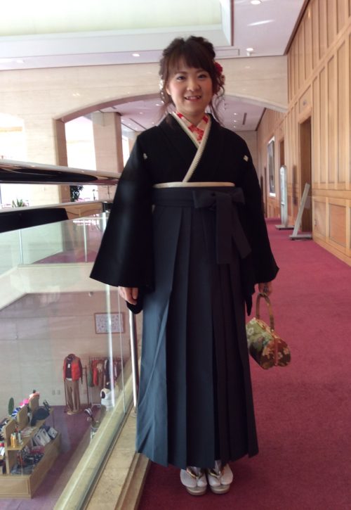 卒業式は黒紋付にグリーンの袴☆「宝塚スタイル」で凛とかっこよく 