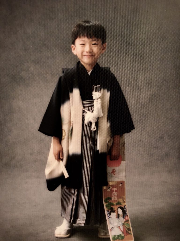 黒紋付羽織袴は男性の第一礼装です☆大人と子供、男性の家紋の大きさは 